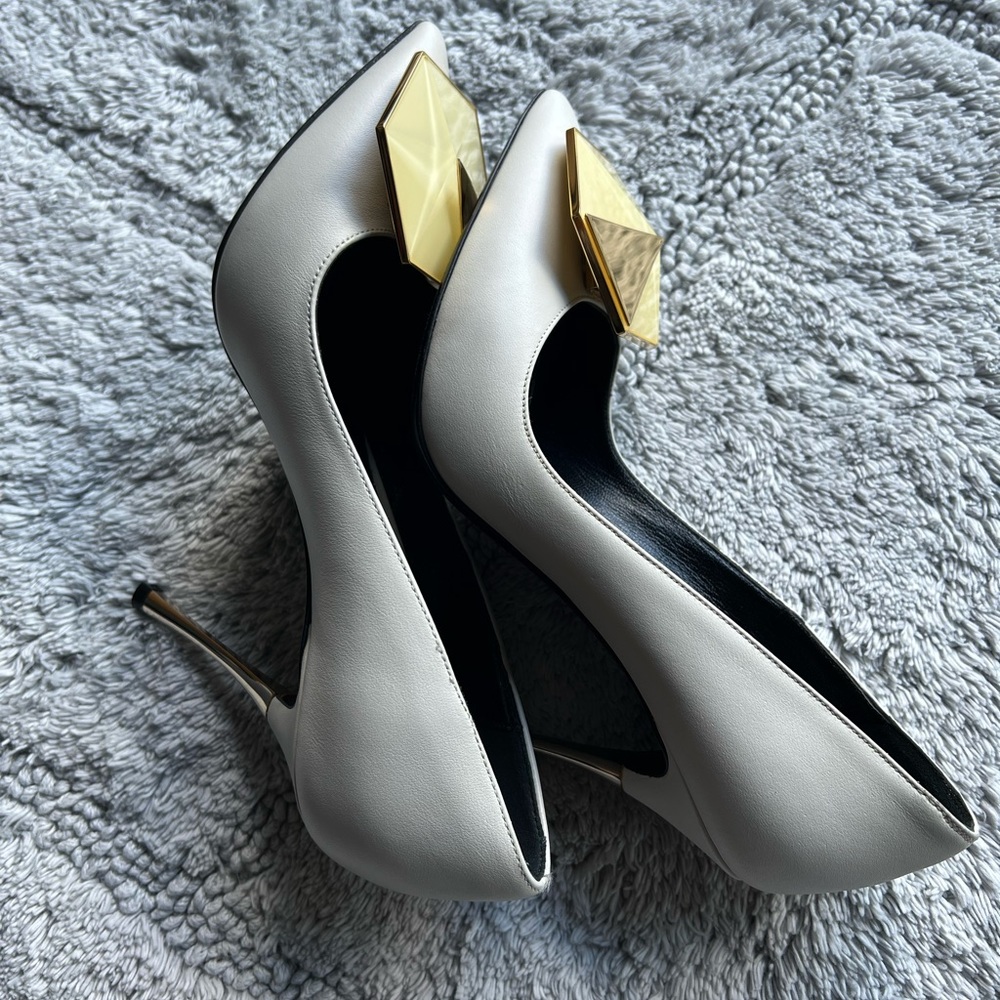 Heels - Picture 6 of 7